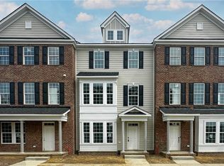 18 Freeman Dr, Hampton, VA 23666