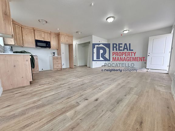 4th image of 5405 Park Lawn Dr #219