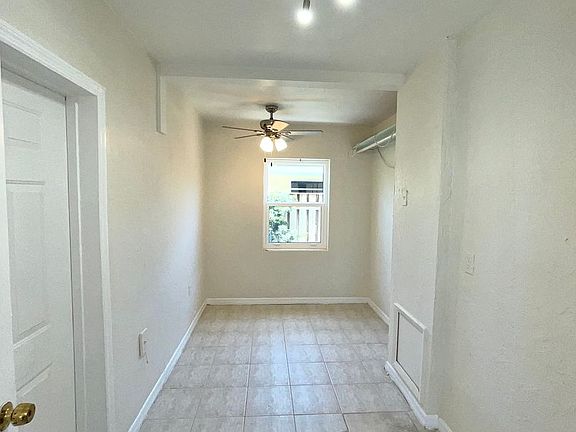 5th image of 1205 Seaway Dr #1