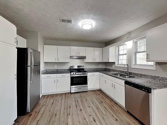 2nd image of 1053 Autumn Crest Dr
