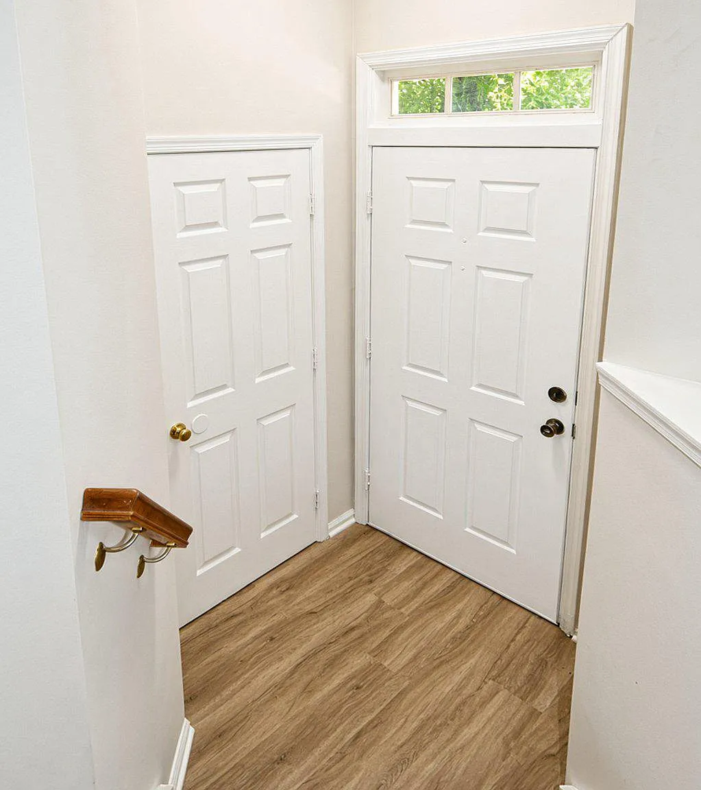 3 bed, 2.5 bath, 1750 sqft, $2,500 — Photo 2