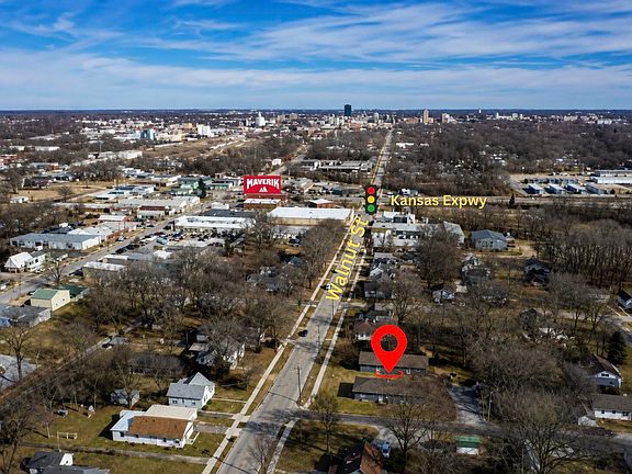 3rd image of 1820-1824 W Walnut Street