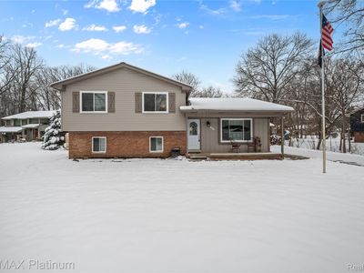 839 Harlequin Ct, Highland, MI, 48357