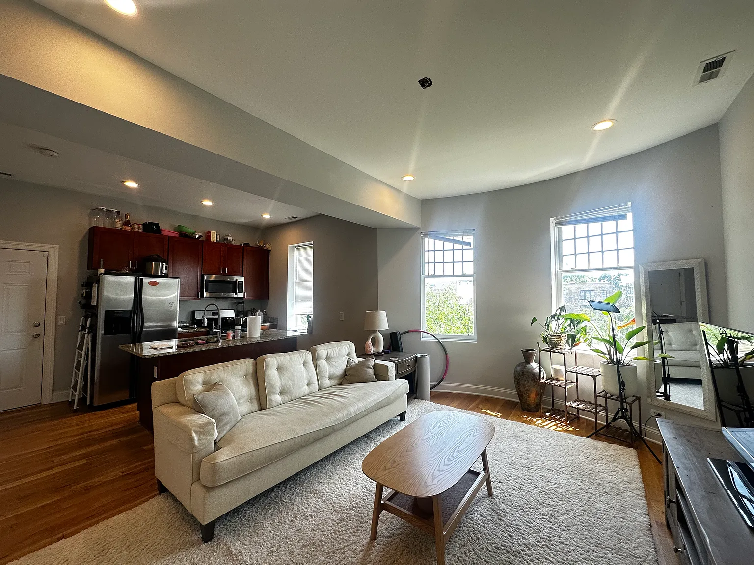 3218 W Fullerton Ave — Photo 4