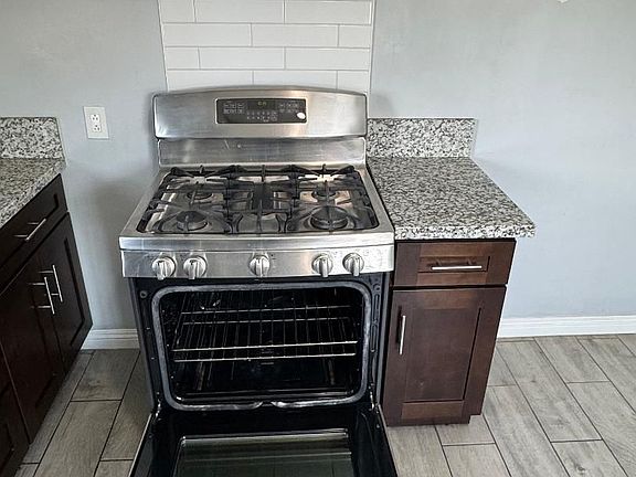 5th image of 2300 Lake St