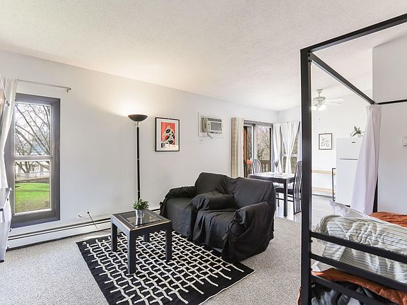 3rd image of 110212 Village Rd