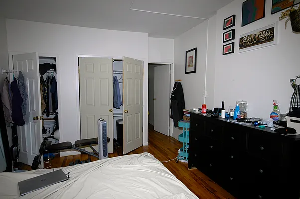 Rented by Realty Advisors Group | media 19