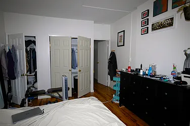 Rented by Realty Advisors Group