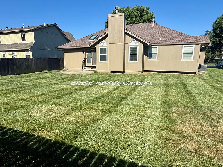1209 SE Bridgehampton Way — Photo 20