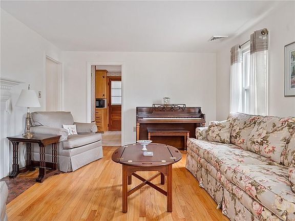 3rd image of 100 Cushman Ave