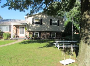 165 Sherwood Dr, Monaca, PA