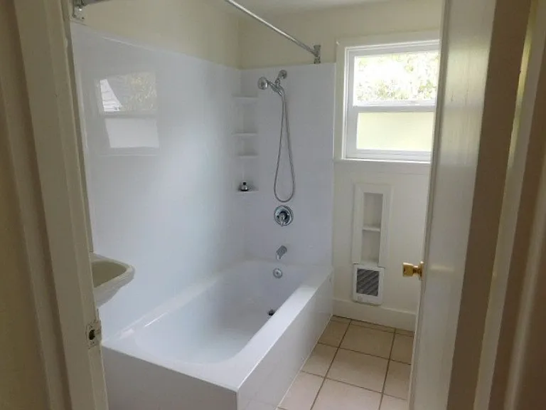 800 Rosemont Ave NW — Photo 10