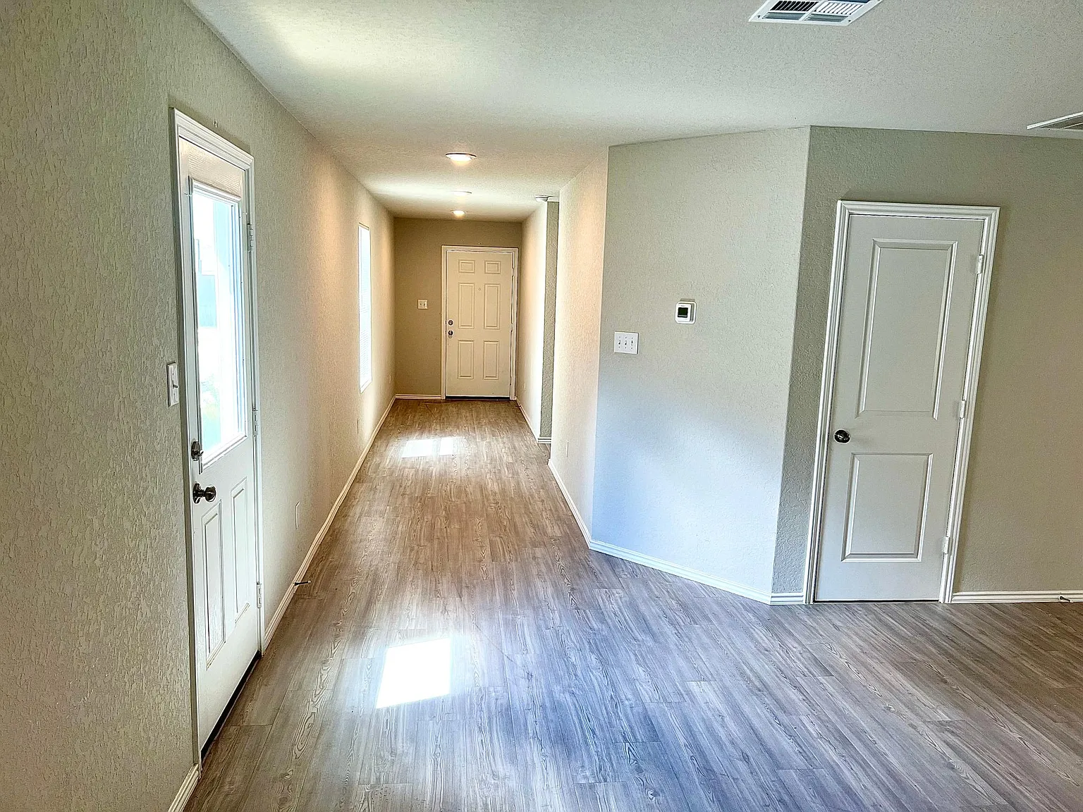 3 bed, 1450 sqft, $1,500 — Photo 2