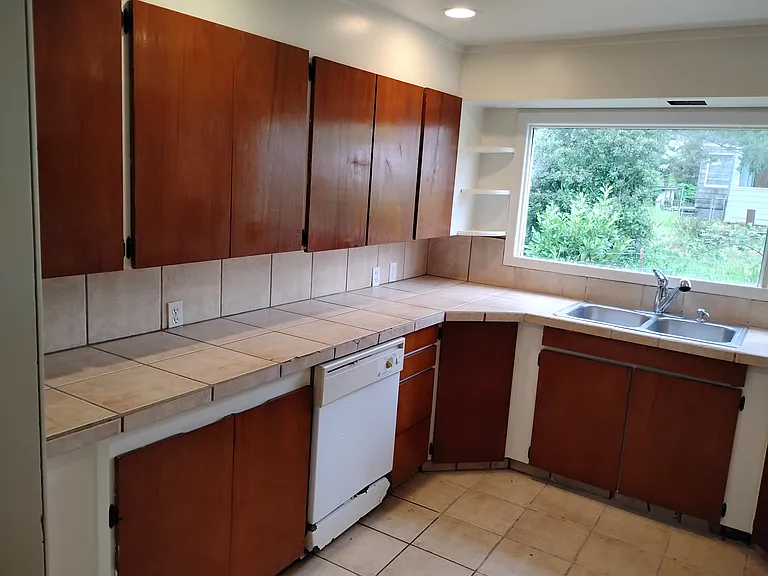 3813 S Coast Hwy — Photo 8