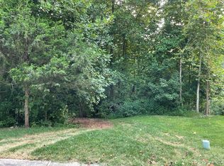 9228 Four Farms Rd, Charlotte, NC 28215