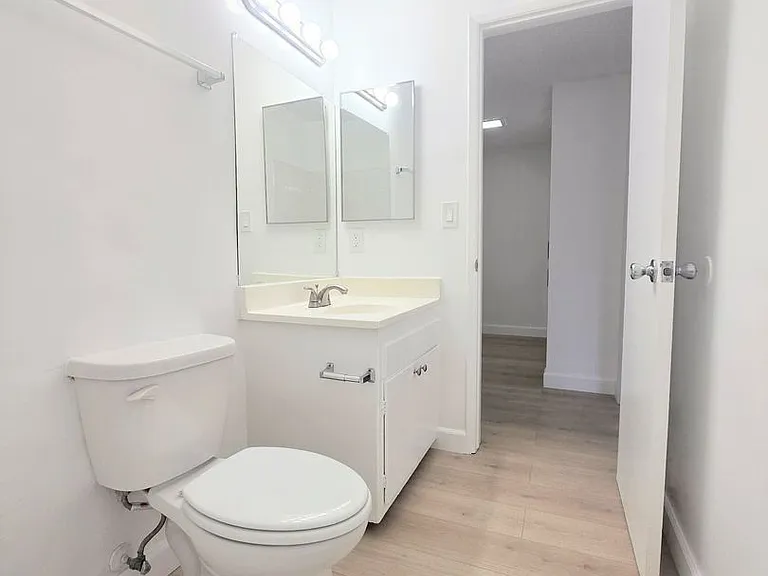 8750 Topanga Canyon Blvd #6 — Photo 15