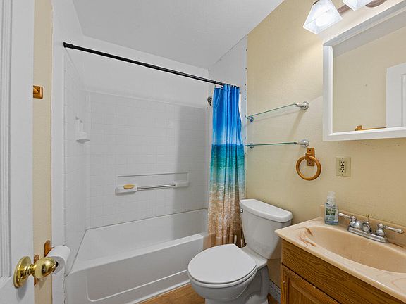 5th image of 1606 E Capitol Ave