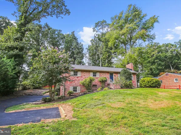 11813 Waples Mill Rd, Oakton, VA 22124