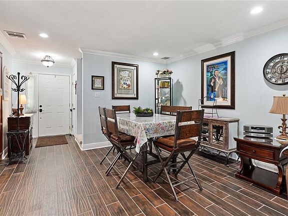 4th image of 1500 W Esplanade Ave APT 19A