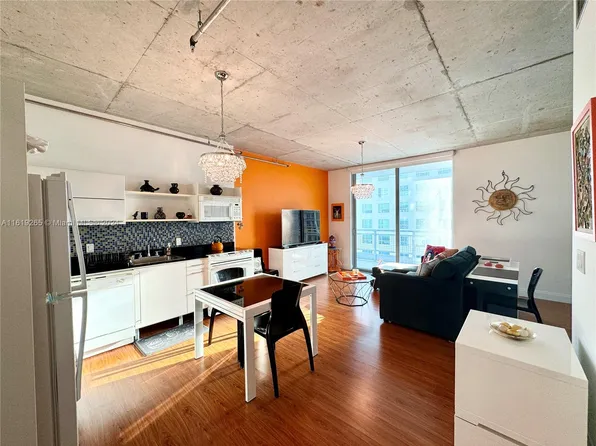 690 SW 1st Ct APT 2026, Miami, FL 33130
