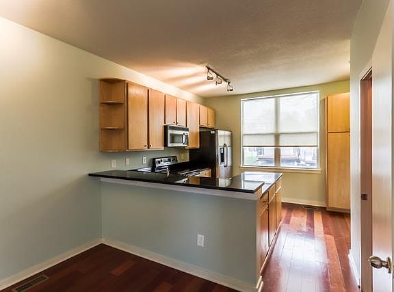 3rd image of 4567 Madison Ave