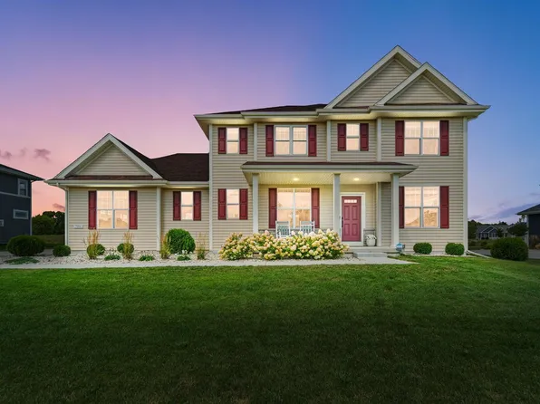 7894 West Preserve PARKWAY, Mequon, WI 53097