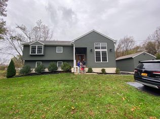 5 Pease Rd, Manalapan, NJ 07726