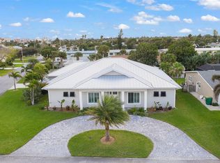 221 Brian Dr, Indialantic, FL 32903