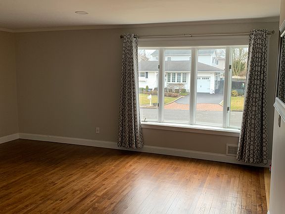 4th image of 17 Jackson Ave