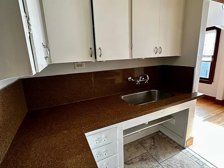Silver Apartments — Photo 19
