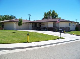 25801 Cherryhill Dr, Boron, CA 93516