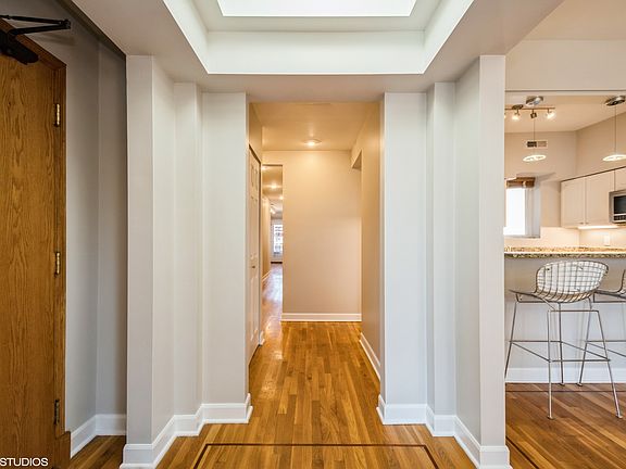 2nd image of 4622 N Magnolia Ave APT 3N