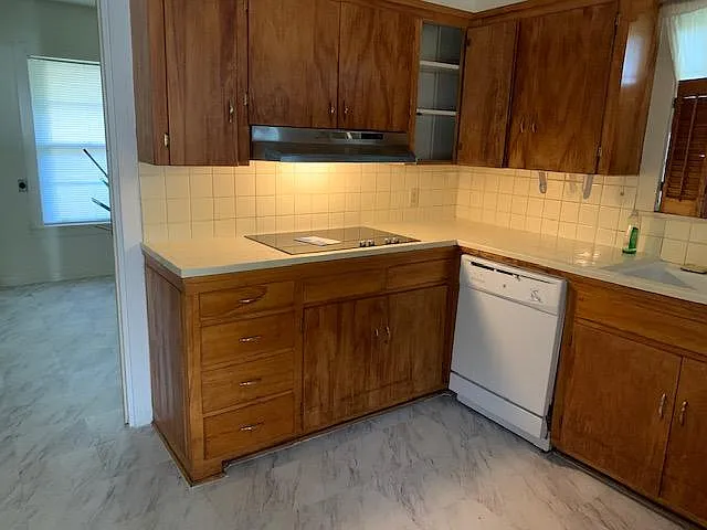 4 bed, 2480 sqft, $1,850 — Photo 2