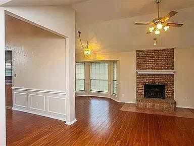 3rd image of 2668 Village Green Dr