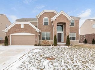 49296 Gracechurch Rd, Macomb, MI 48044