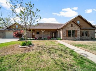 3203 Covey Trail Cir, Claremore, OK 74017
