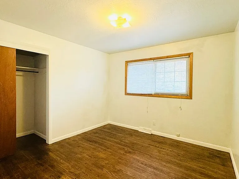 2118 Glenfair Dr — Photo 13