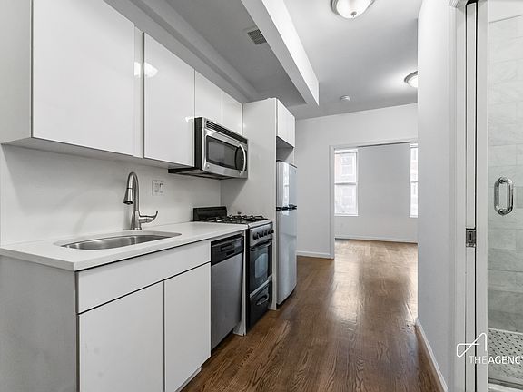 2nd image of 164 Ludlow St APT 8