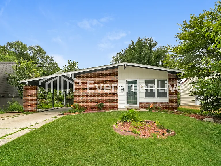 10422 Castle Dr — Photo 4