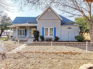 125 N Dobson St, Burleson, TX 76028