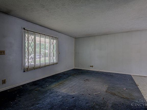 5th image of 1050 Garnoa Dr