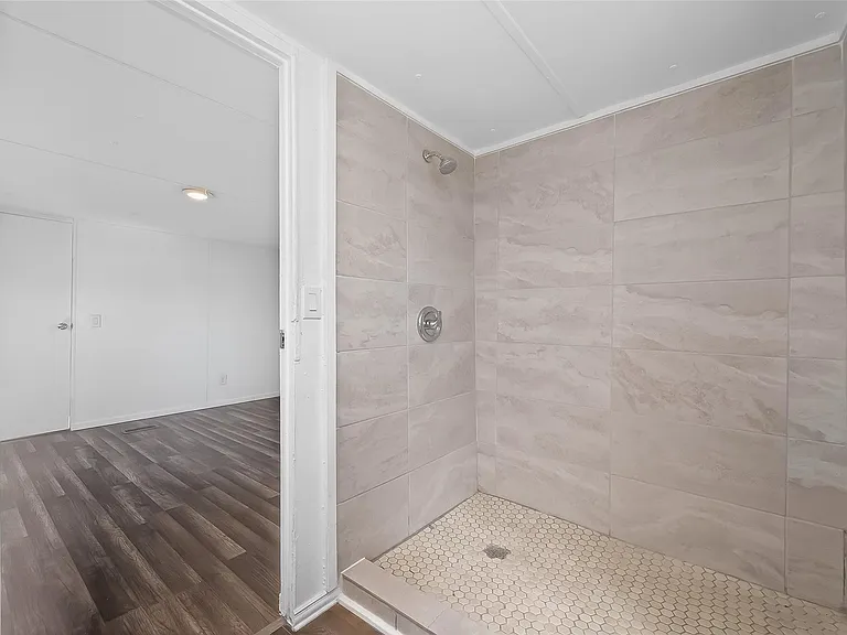 208 Yaupon Hbr — Photo 6