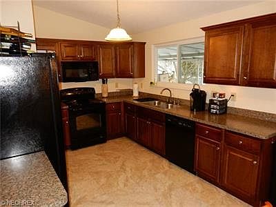 2nd image of 13824 Heatherwood Dr