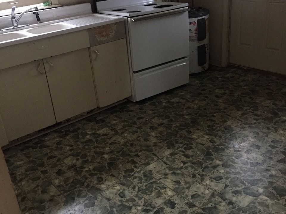 2nd image of 804 Gray St