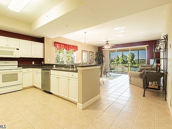 3rd image of 10710 Ravenna Way Unit 201