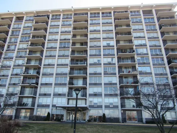 815 Golf Road 6b, Niles, IL 60714