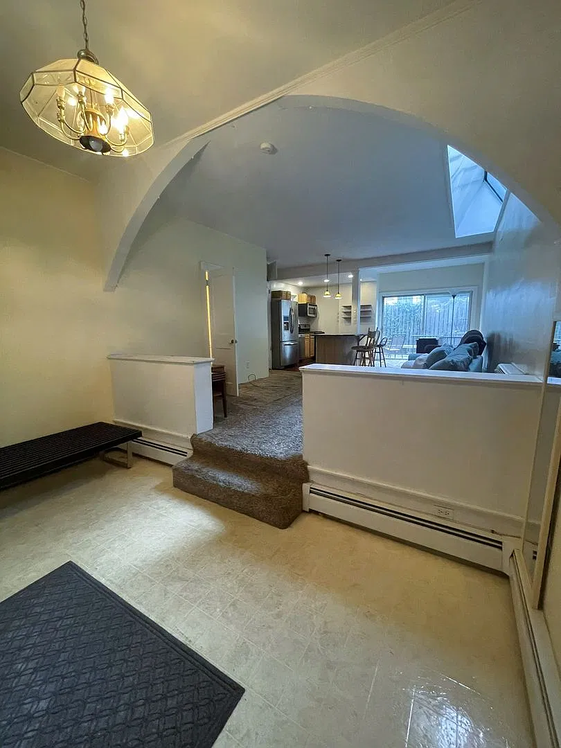 3-Bedroom House by Central Campus with Private Courtyard & Laundry | Flexible Lease Start Date — Photo 4