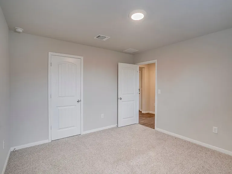 1007 Coolridge Ct — Photo 10