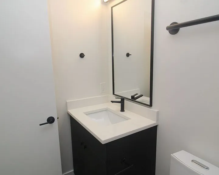Modern and Sleek 611 S Fagley Street Apartments! — Photo 39
