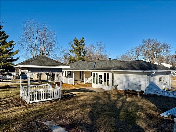 5th image of 320 W Torrance St